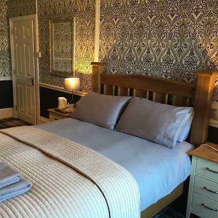 The White Hart Pub And Rooms Cranleigh Exteriör bild