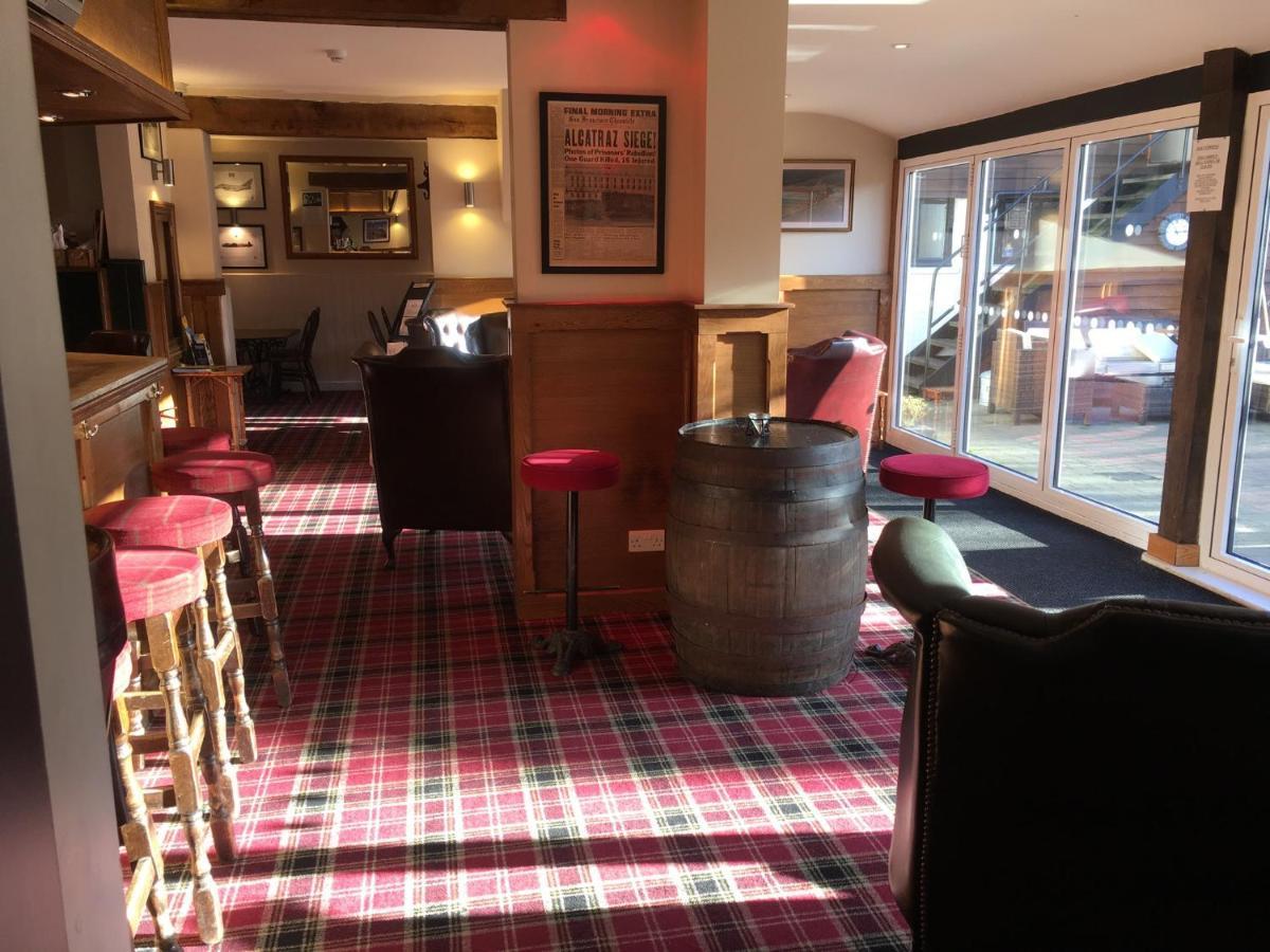 The White Hart Pub And Rooms Cranleigh Exteriör bild