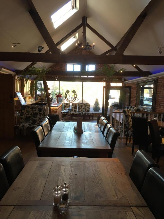 The White Hart Pub And Rooms Cranleigh Exteriör bild