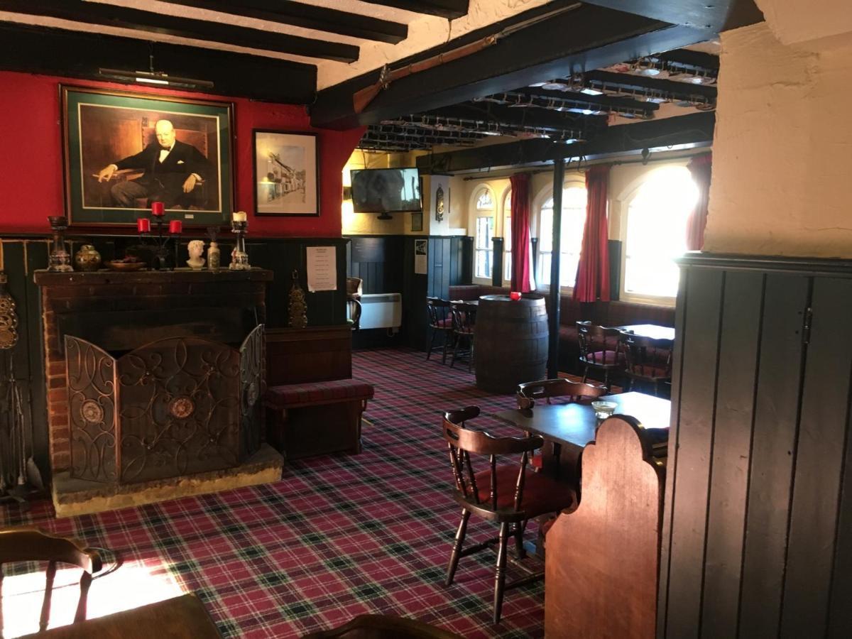 The White Hart Pub And Rooms Cranleigh Exteriör bild