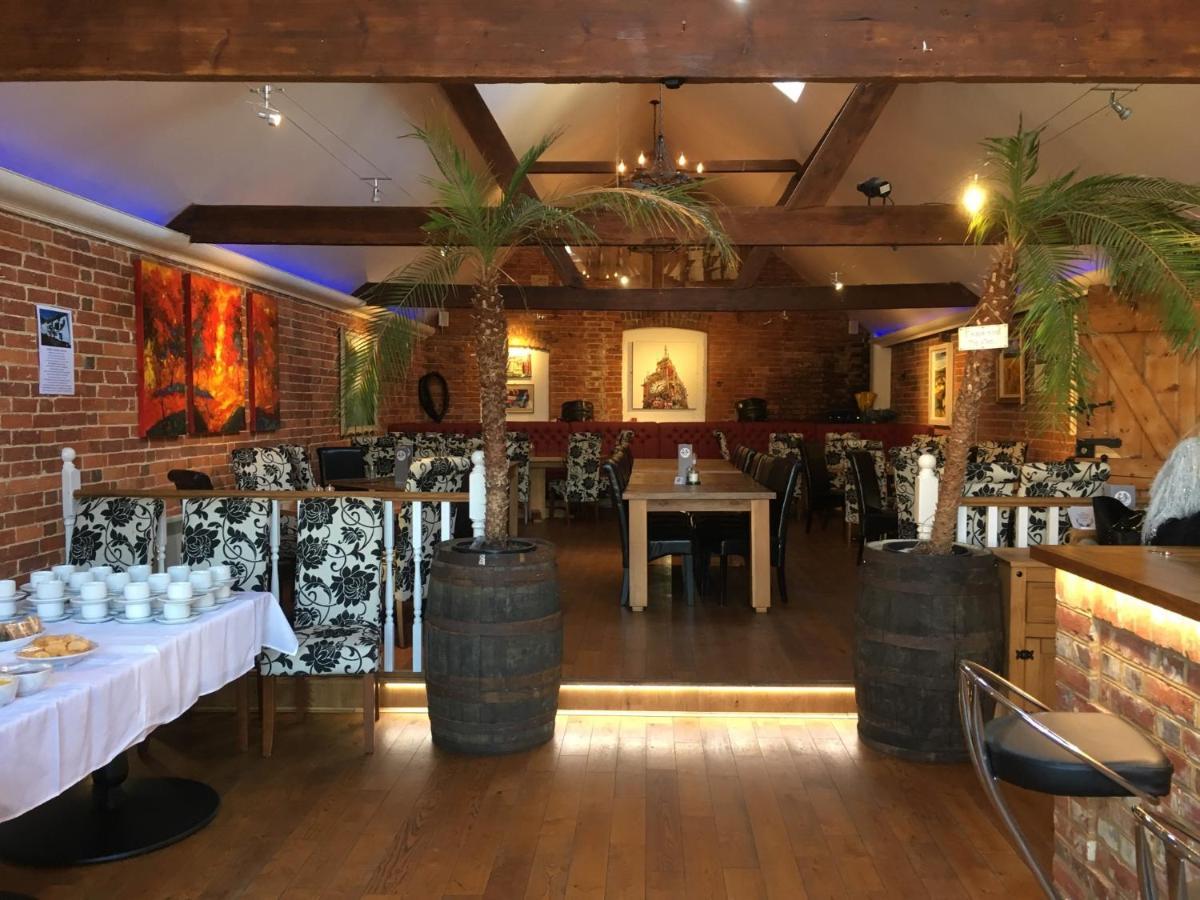 The White Hart Pub And Rooms Cranleigh Exteriör bild